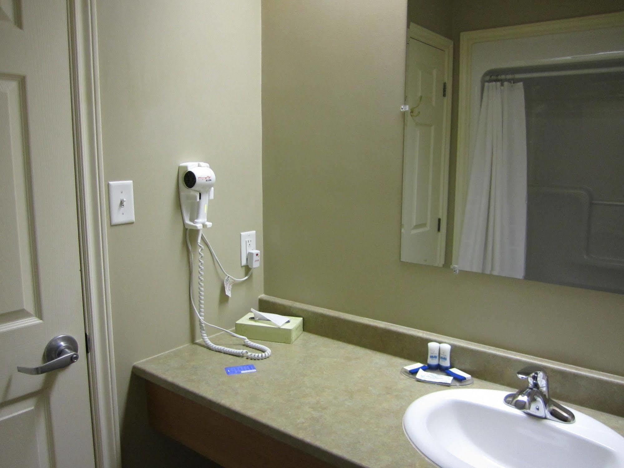 Auberge Bouctouche Inn & Suites Zewnętrze zdjęcie
