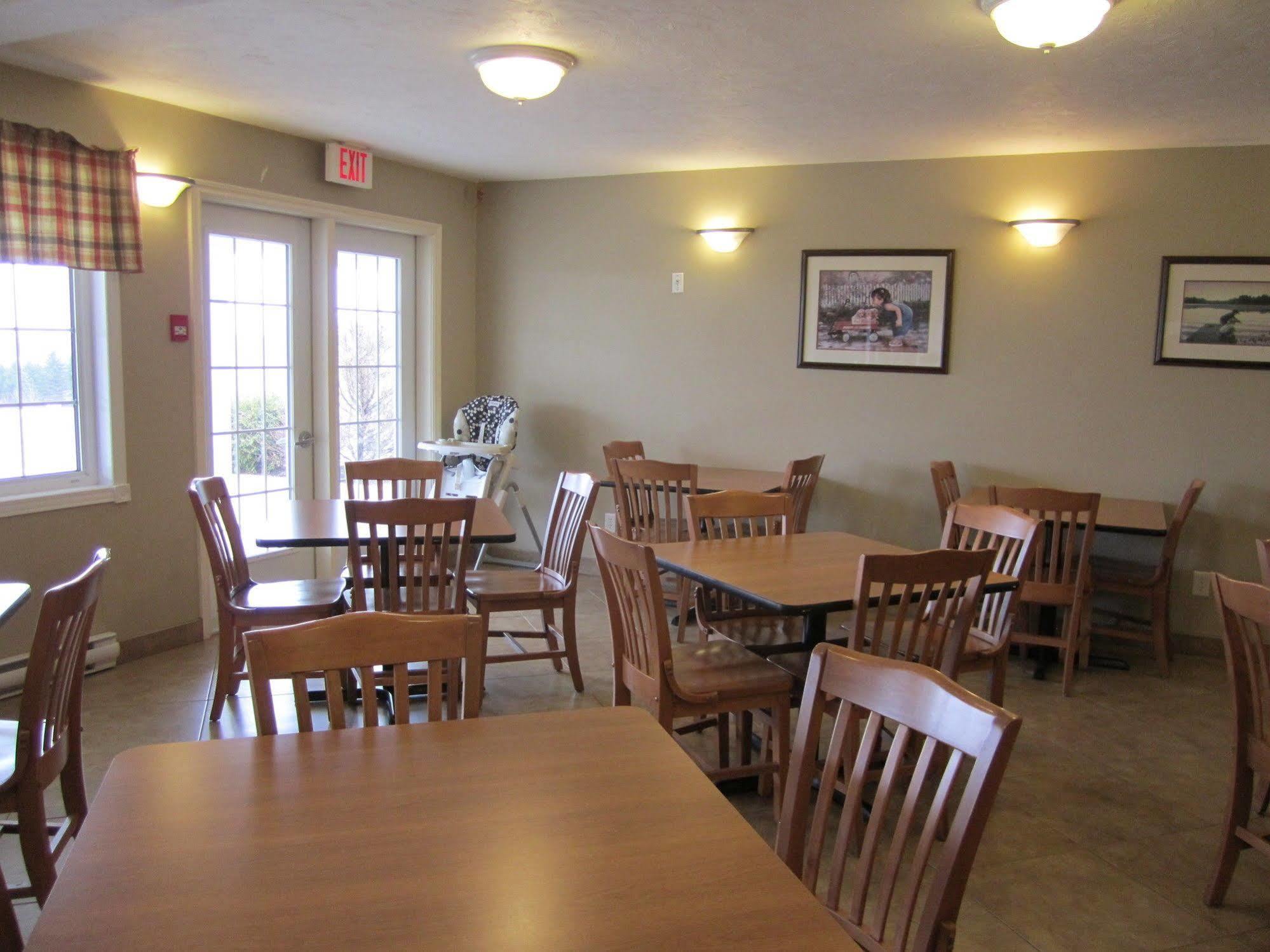Auberge Bouctouche Inn & Suites Zewnętrze zdjęcie